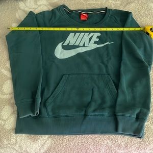 EUC Nike dark teal sweatshirt with front hand warmer